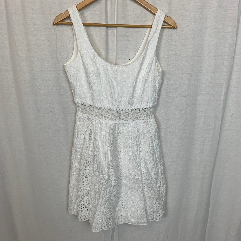 Lilly Pulitzer Women's Rosemarie Eyelet Scoop Neck Dress Sleeveless White Size 4 - Picture 2 of 7